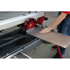 Einhell Radial-Fliesenschneidmaschine TE-TC 920 UL -Heimwerkzeuge 001 TE TC 920 UL Usage Pic