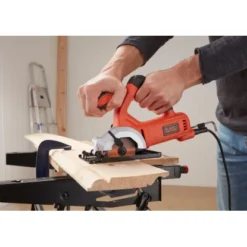 Black & Decker Black+Decker Kompakt-Handkreissäge 400 W BES510 -Heimwerkzeuge 358310 2012 05