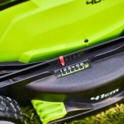 Greenworks Akku-Rasenmäher G40LM41K4 KIT 40V 28 Greenworks Akku-Rasenmäher G40LM41K4 KIT 40V -Heimwerkzeuge 6952909025865 2705 CU 01