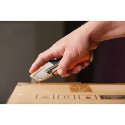 Fiskars Universalmesser CarbonMaxmit Einziehbarer Klinge -Heimwerkzeuge 995730 4905 08